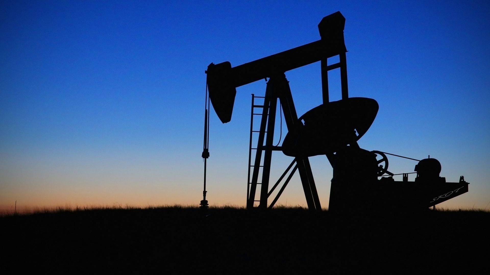 Lenta.ru: эксперты предсказывают России падение добычи и экспорта нефти