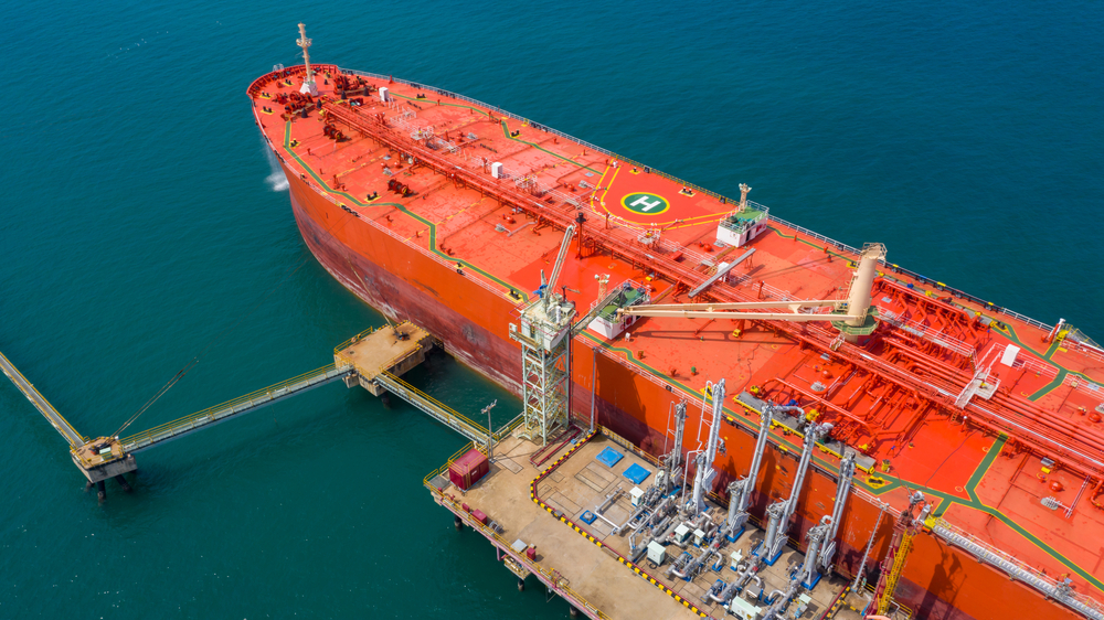Bloomberg: Россия переваливает рекордные объемы нефти Urals морским путем